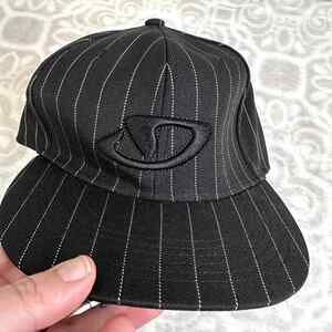 New with Tags Giro Gangsta Black Logo Baseball Hat Cap Black Stripe Cycling S/M